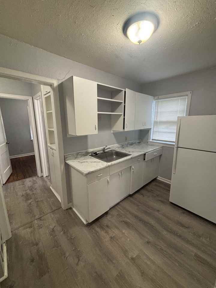 1729 E Looman St #1 - Photo 2 of 14