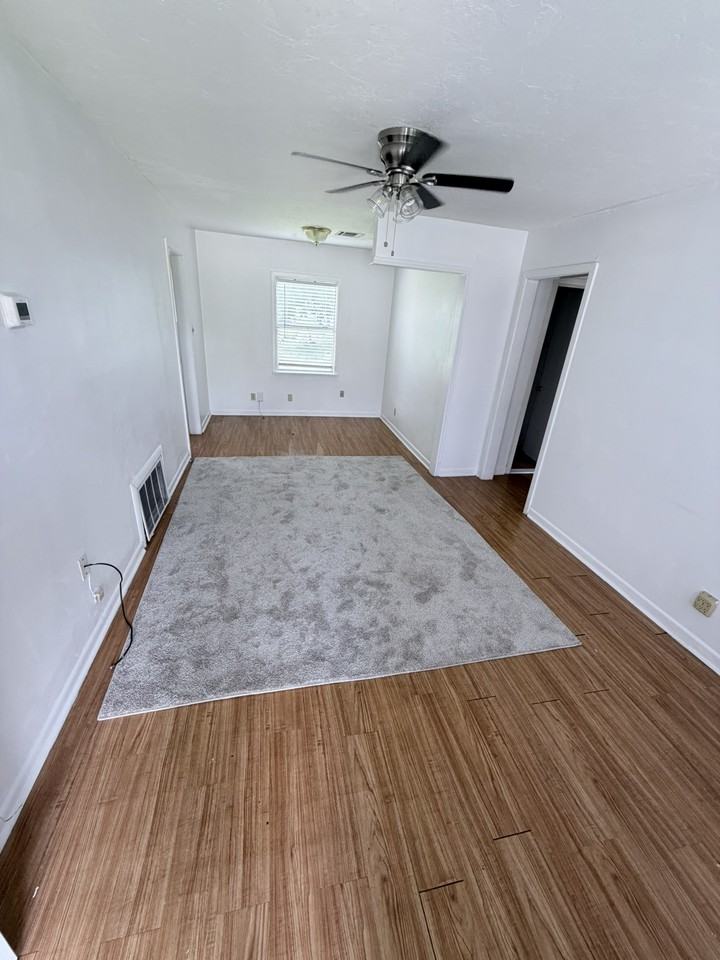 2809 Nw 25th St #1 - Photo 2 of 9