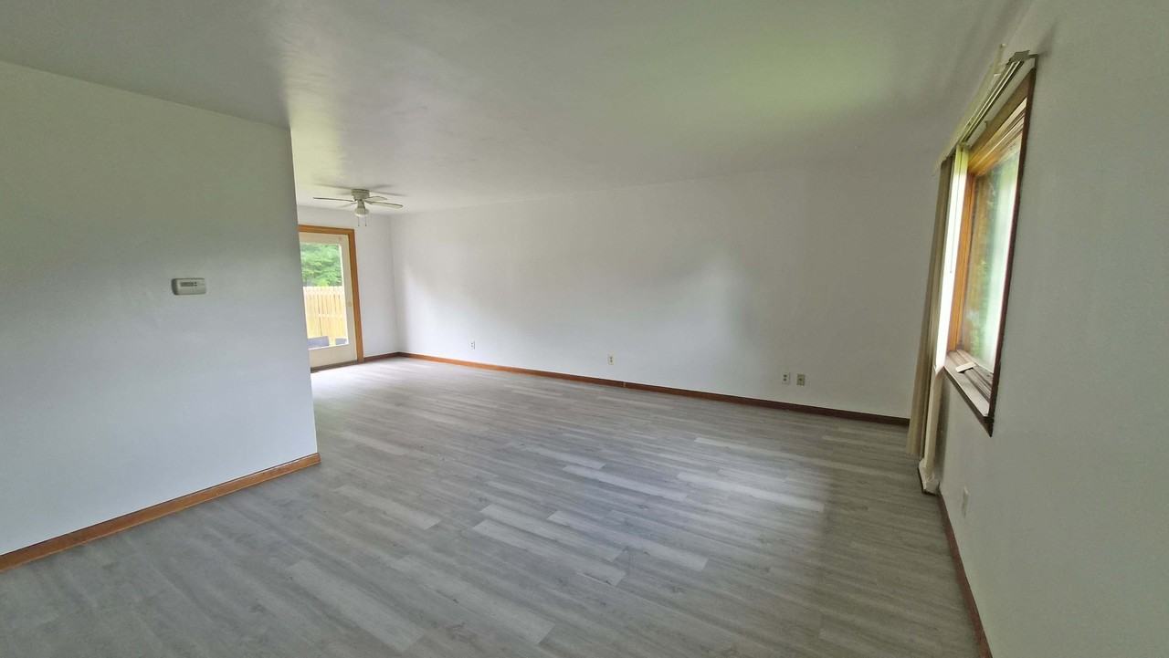 3972 S Schenley Ave #3972 - Photo 2 of 12