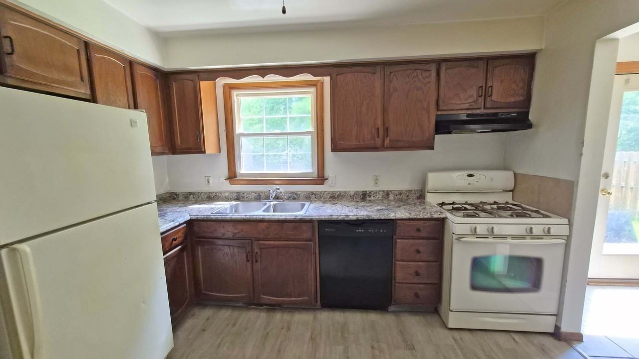 3972 S Schenley Ave #3972 - Photo 3 of 12