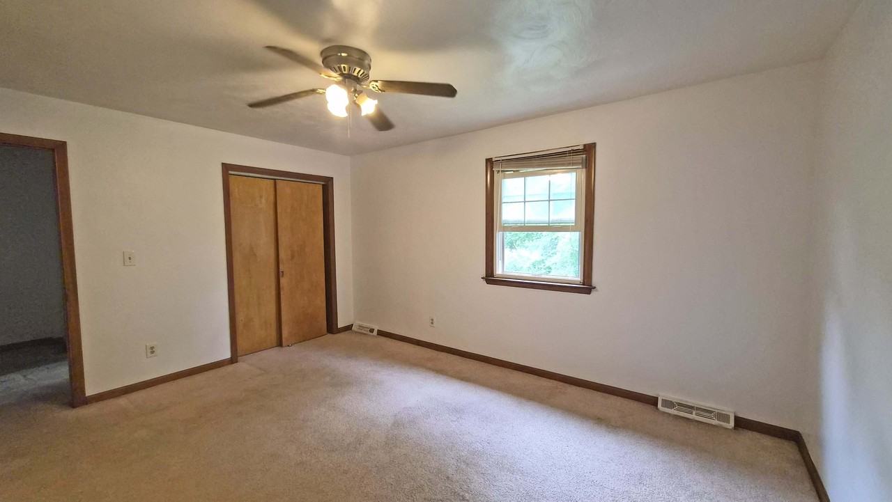 3972 S Schenley Ave #3972 - Photo 5 of 12