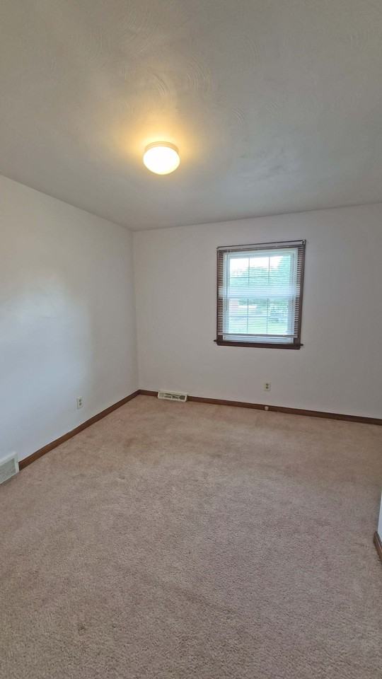 3972 S Schenley Ave #3972 - Photo 7 of 12