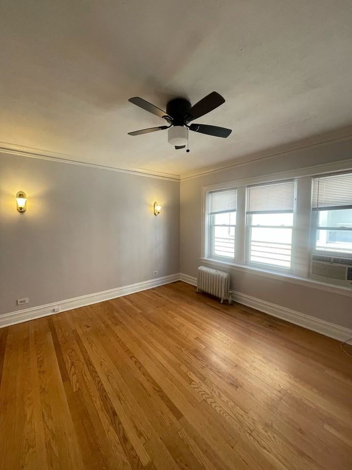 4407 N Kenneth - Photo 3 of 25