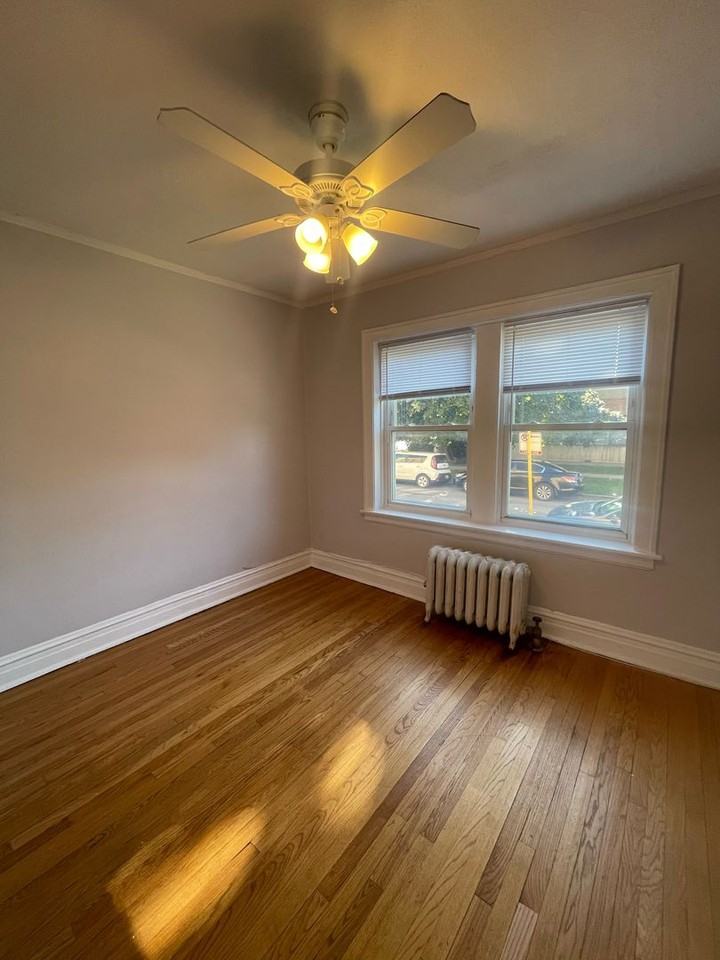 4407 N Kenneth - Photo 4 of 25