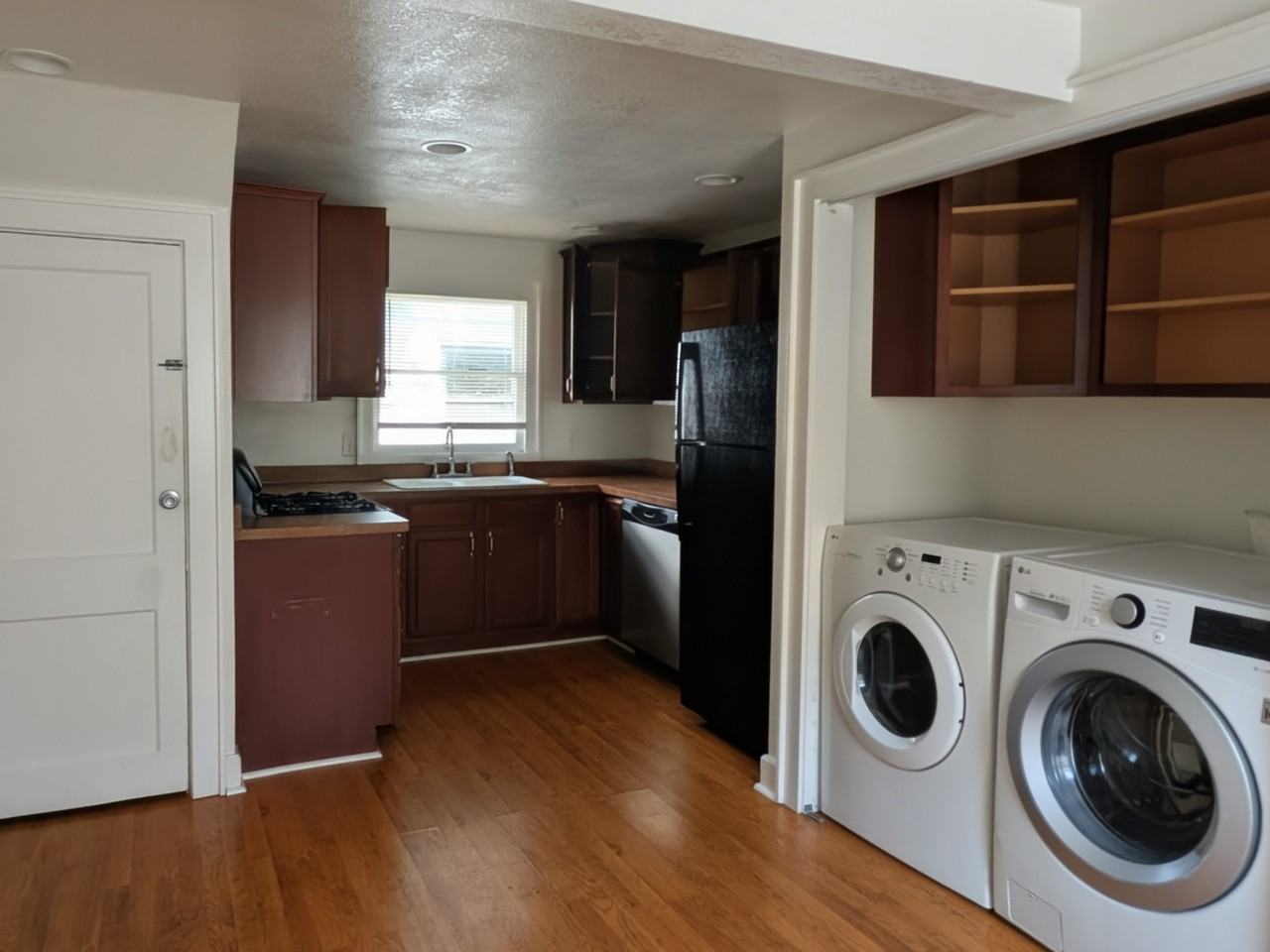 1412 Melrose Pkwy #1 - Photo 5 of 12
