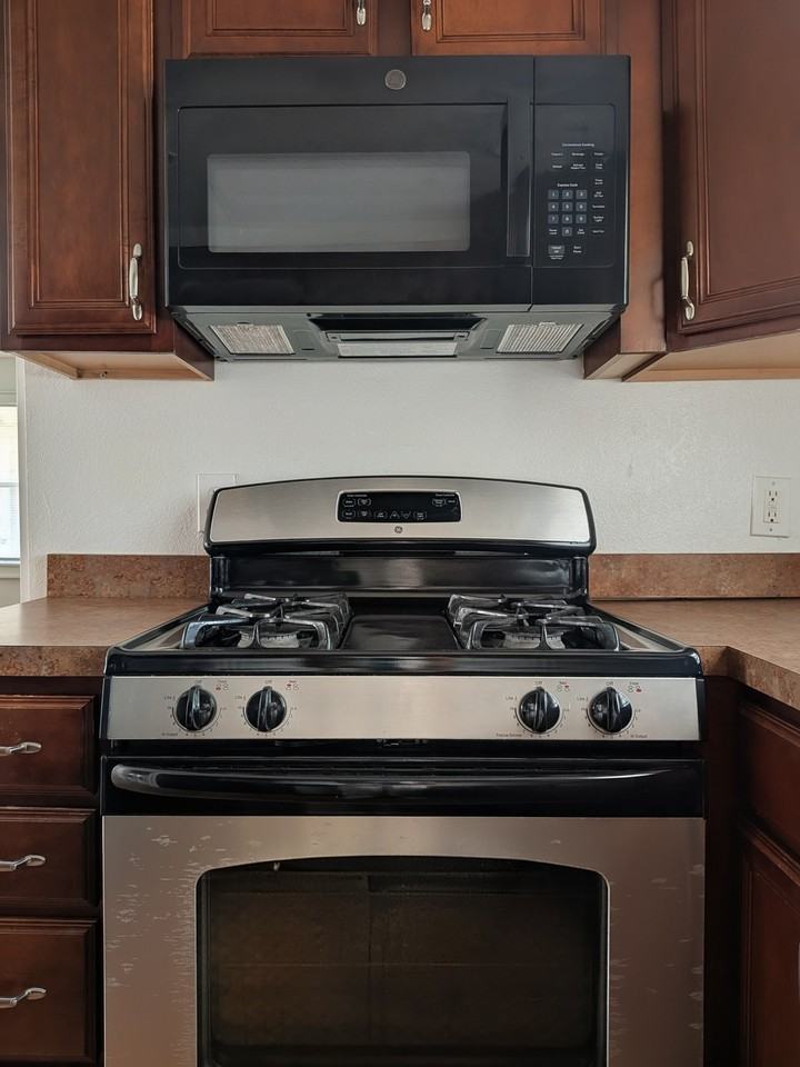 1412 Melrose Pkwy #1 - Photo 7 of 12