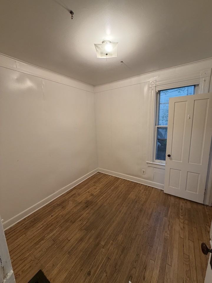 29 Cedar St #1 - Photo 4 of 11