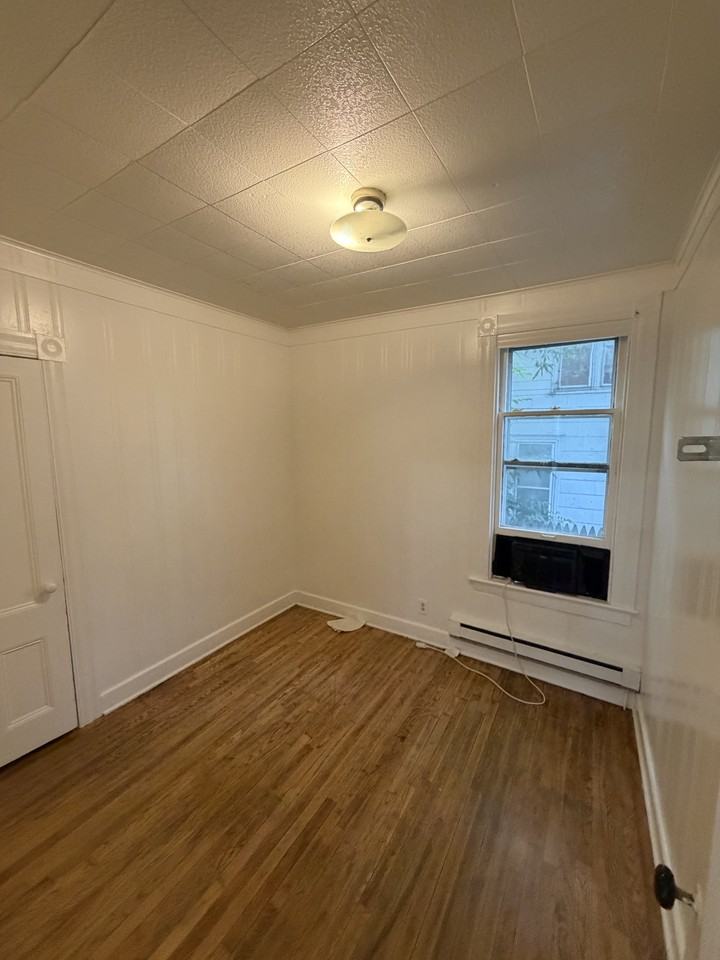 29 Cedar St #1 - Photo 5 of 11