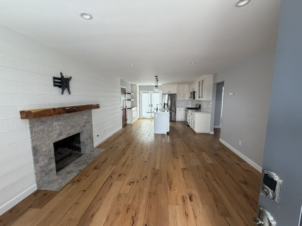 242 Reindollar Ave #1 - Photo 3 of 13