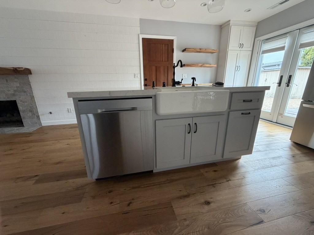 242 Reindollar Ave #1 - Photo 5 of 13