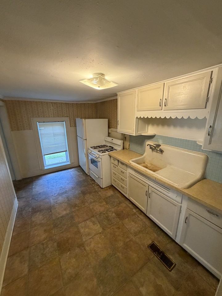 507 W Main St Apt 2r #2R - Photo 5 of 9