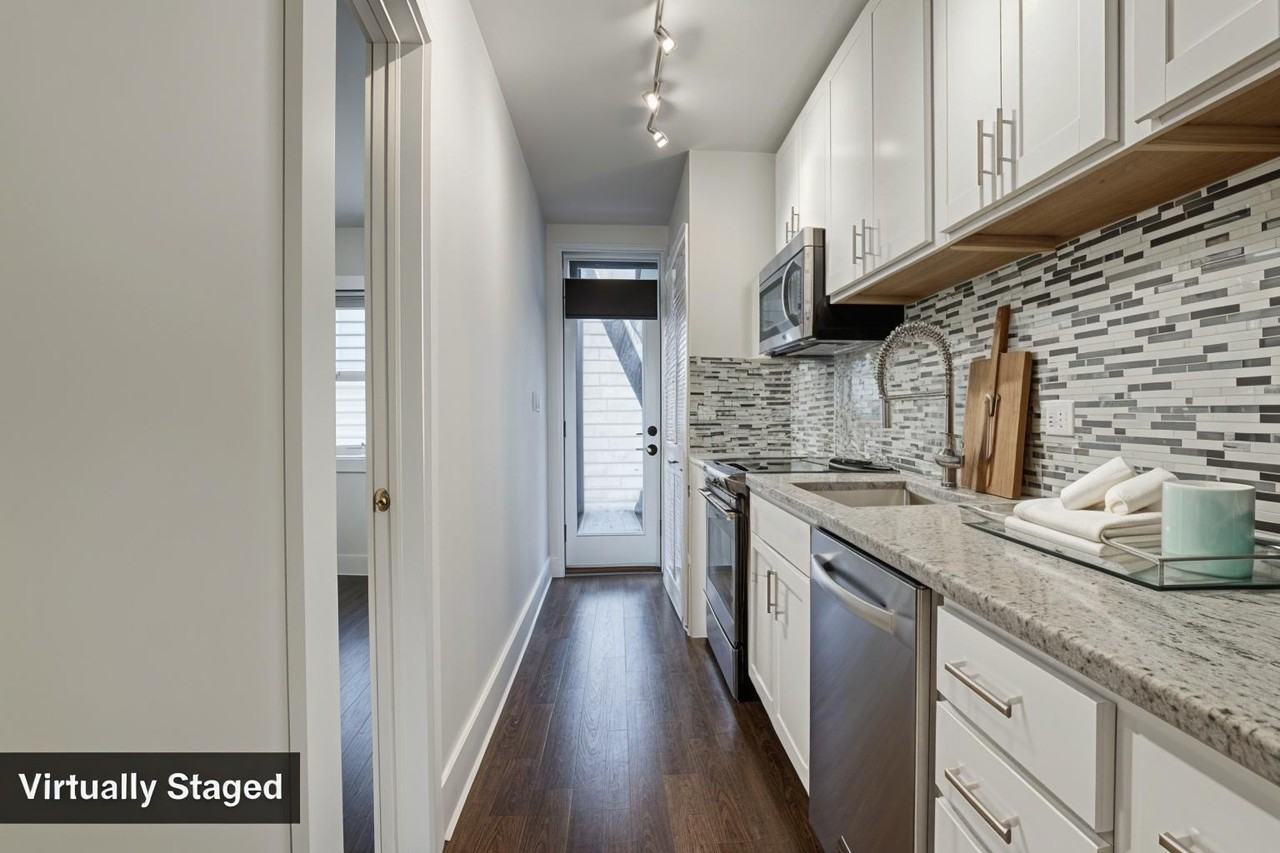 82 Q St Sw #1 - Photo 4 of 20