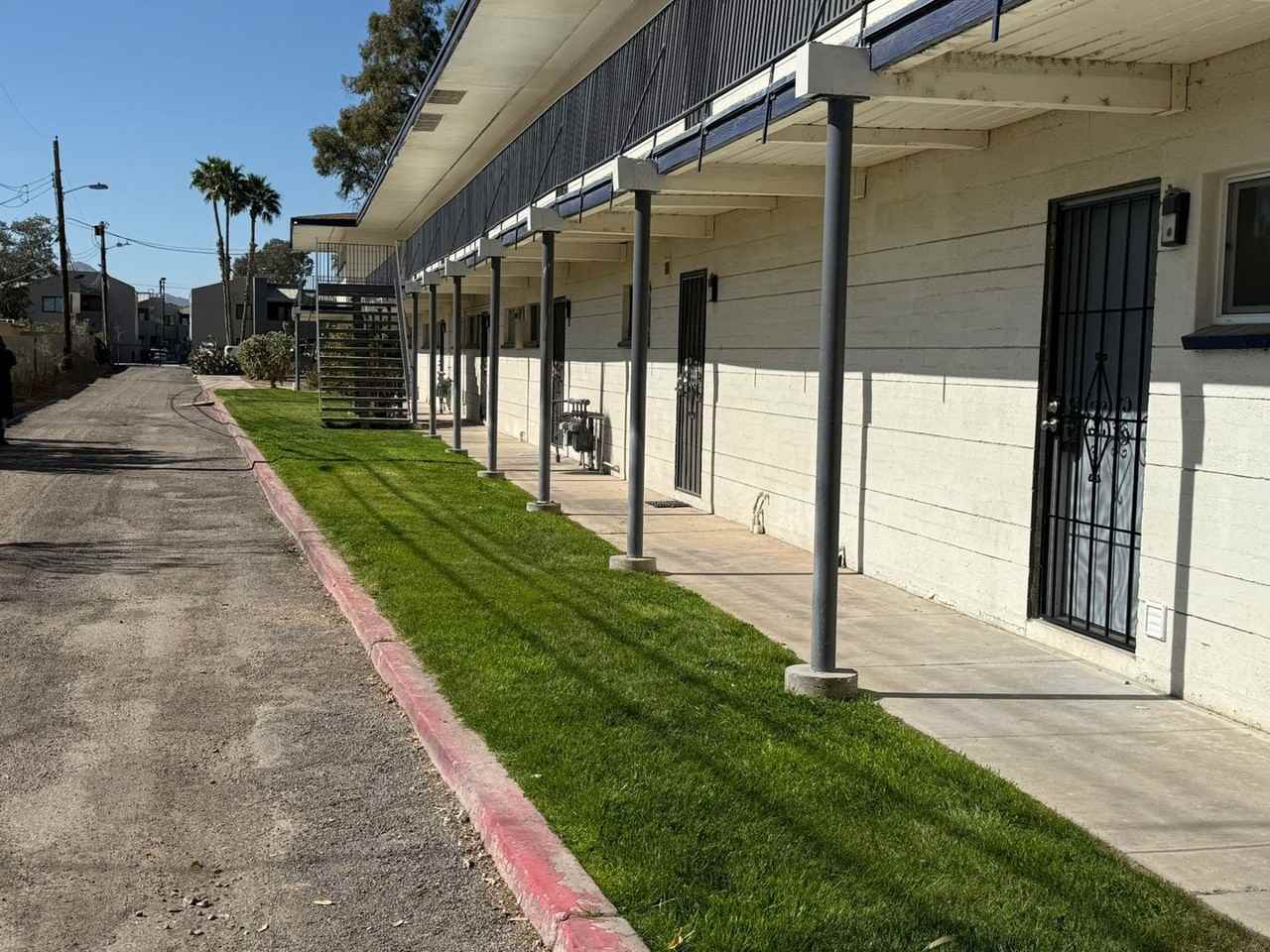 60 On Roger Apartments - Photo 3 of 23
