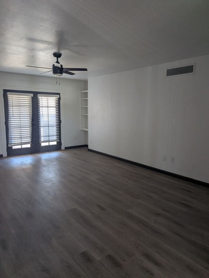 60 On Roger Apartments - Photo 7 of 23
