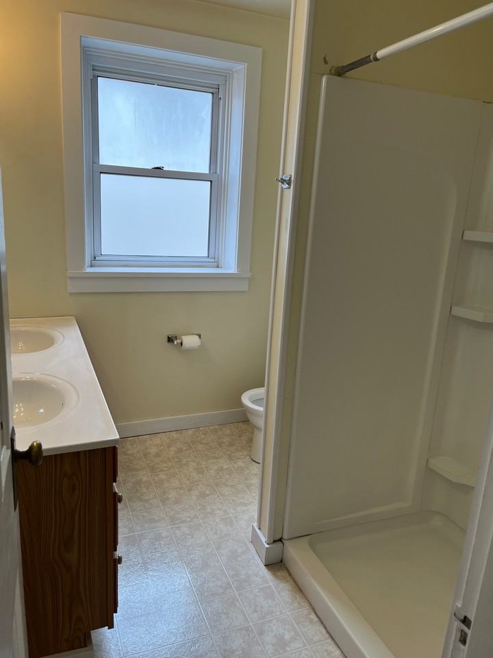 115 W 3rd St #A - Photo 7 of 11