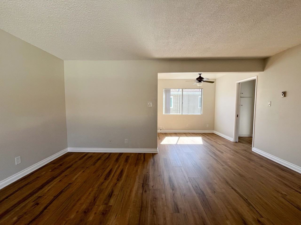 372 Freeman Ave - Photo 3 of 7