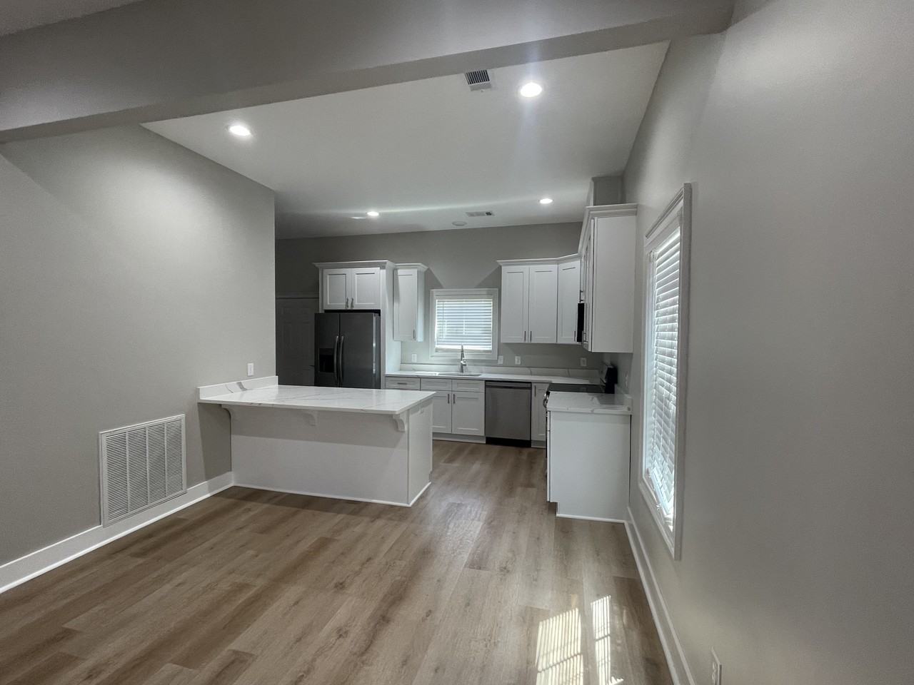 104A W 9th St #1 - Photo 3 of 10