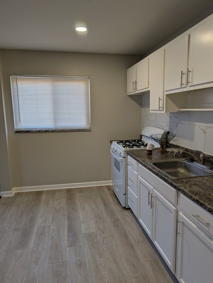 3670 Seabrook AveColumbus, OH, 43227 #3670C - Photo 2 of 15