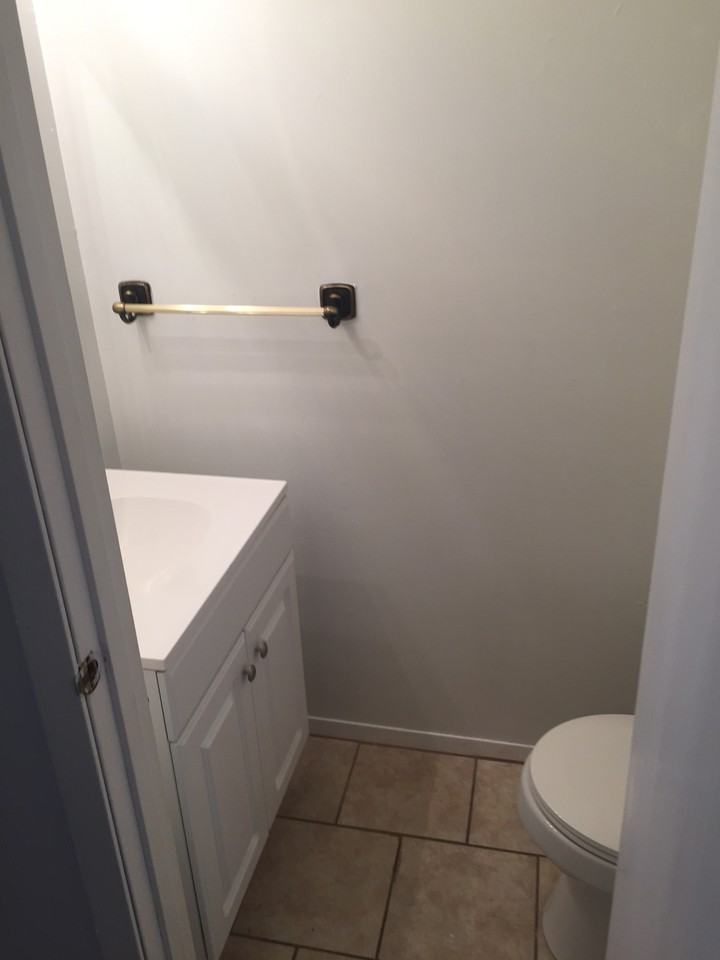 121 Oakwood Rd #E - Photo 5 of 10