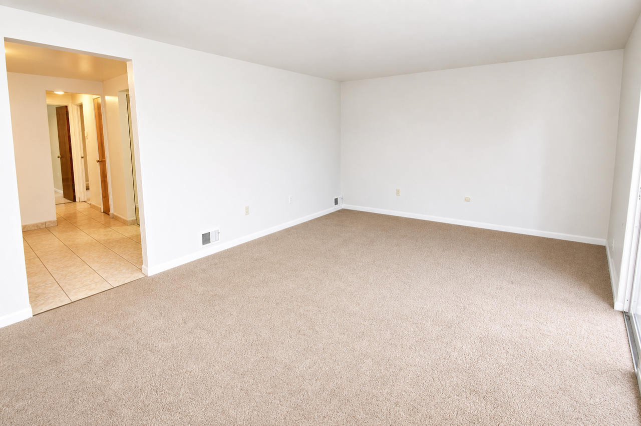 328 NOLL AVENUEAPT 4 #328-04 - Photo 4 of 11