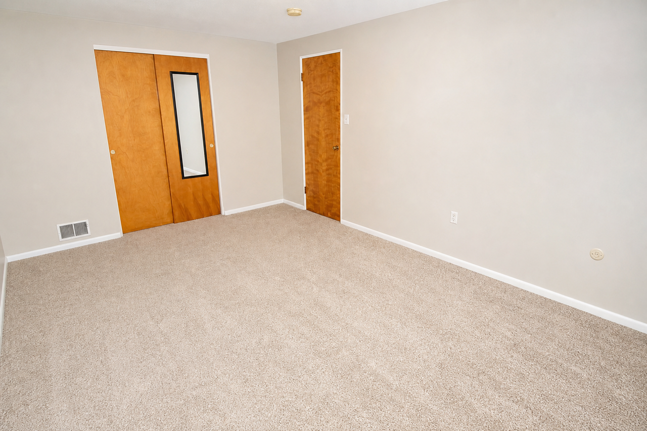 328 NOLL AVENUEAPT 4 #328-04 - Photo 5 of 11