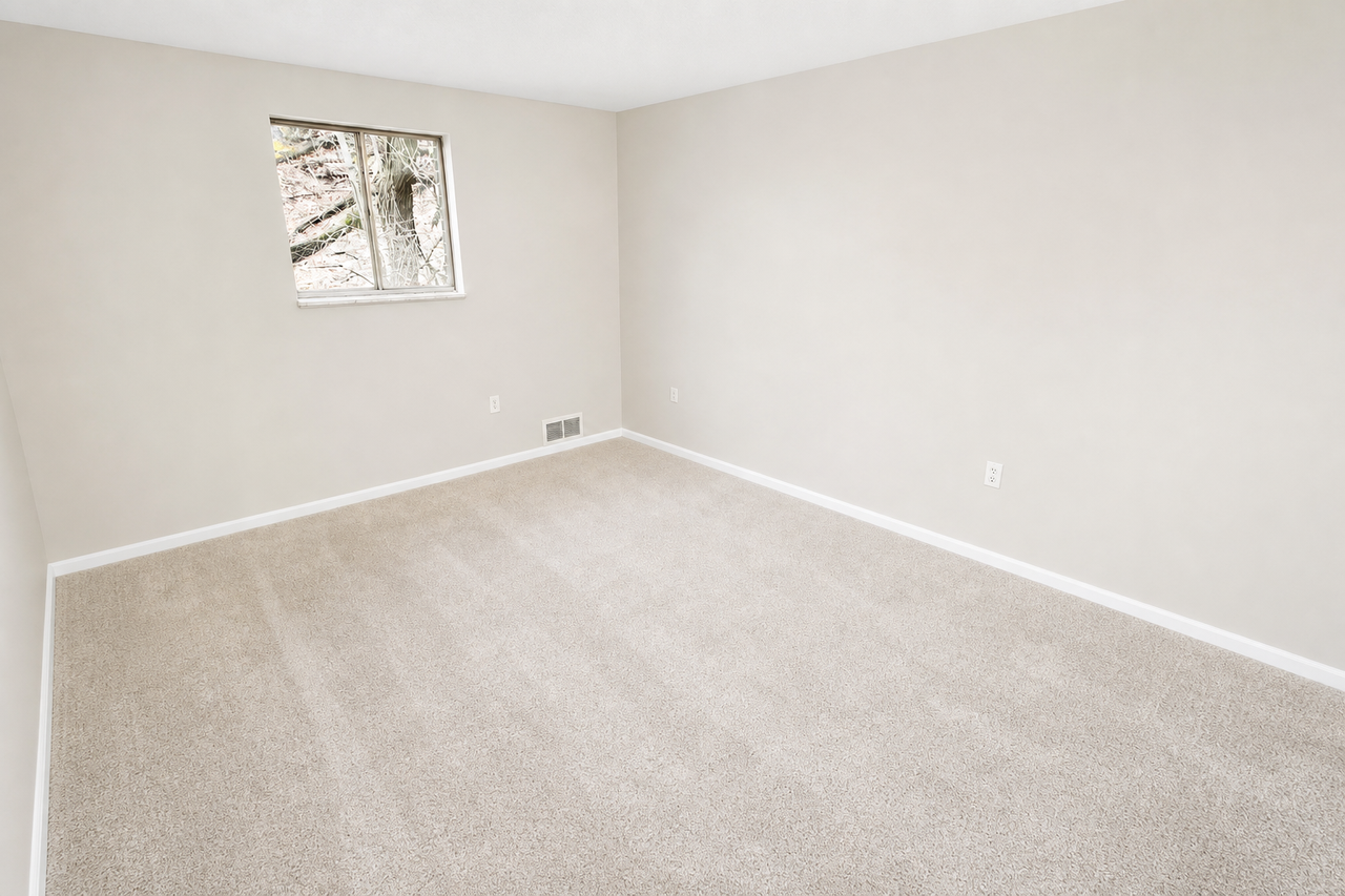 328 NOLL AVENUEAPT 4 #328-04 - Photo 6 of 11