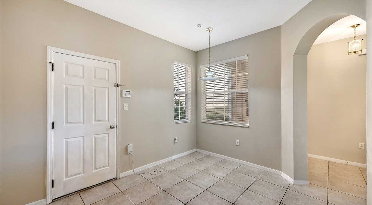 3499 Parkridge Cir #16-103 - Photo 4 of 23