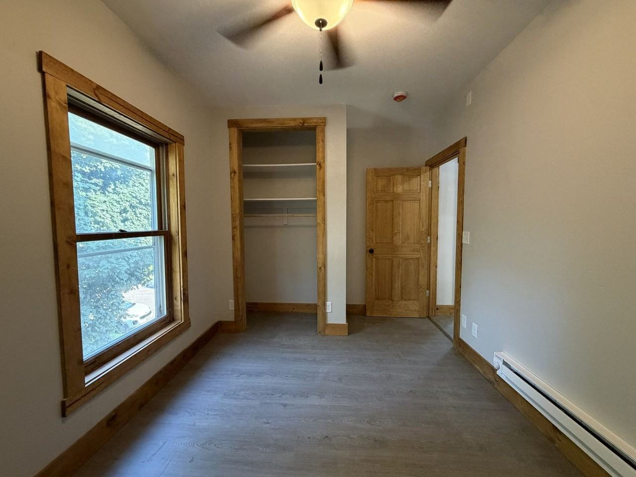 317 Earl St - Photo 5 of 24