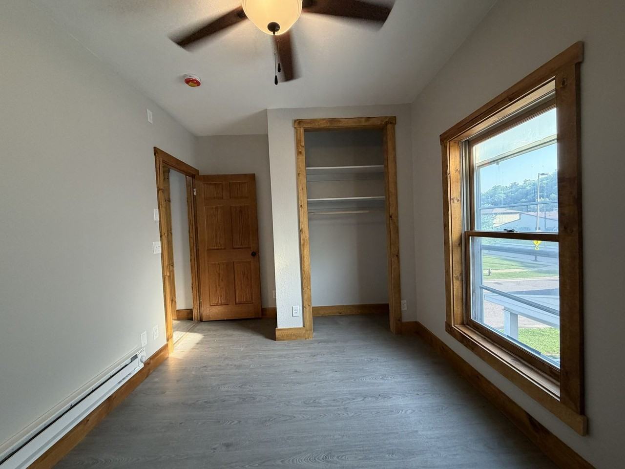 317 Earl St - Photo 6 of 24