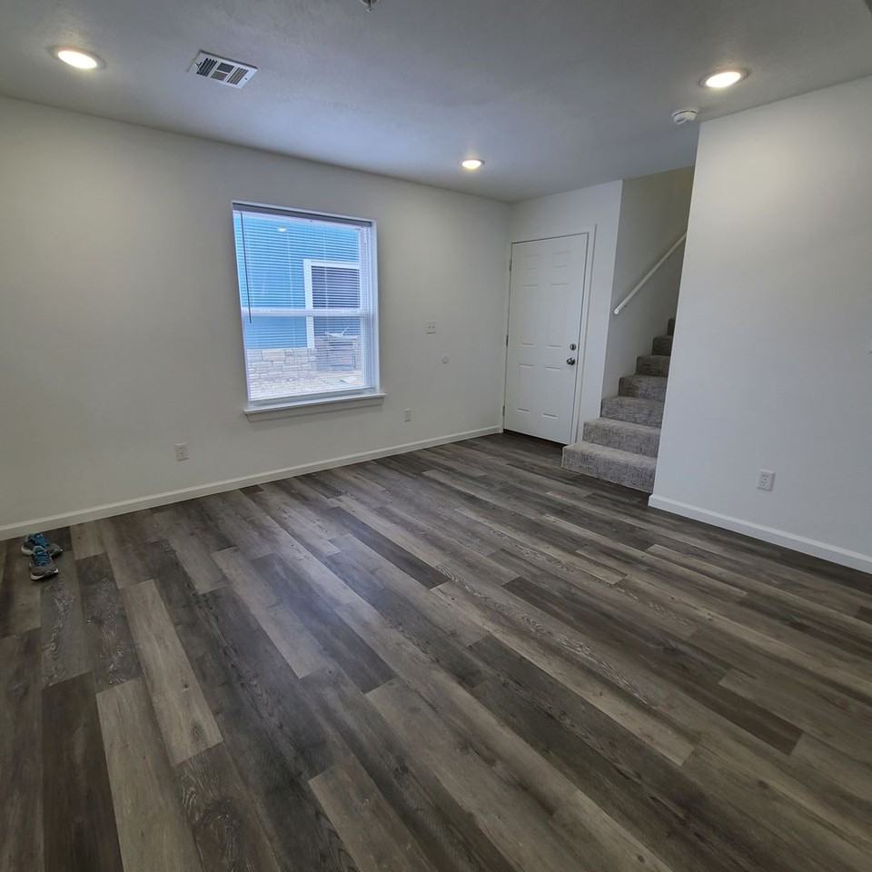 410 Doxey St #3 - Photo 3 of 29