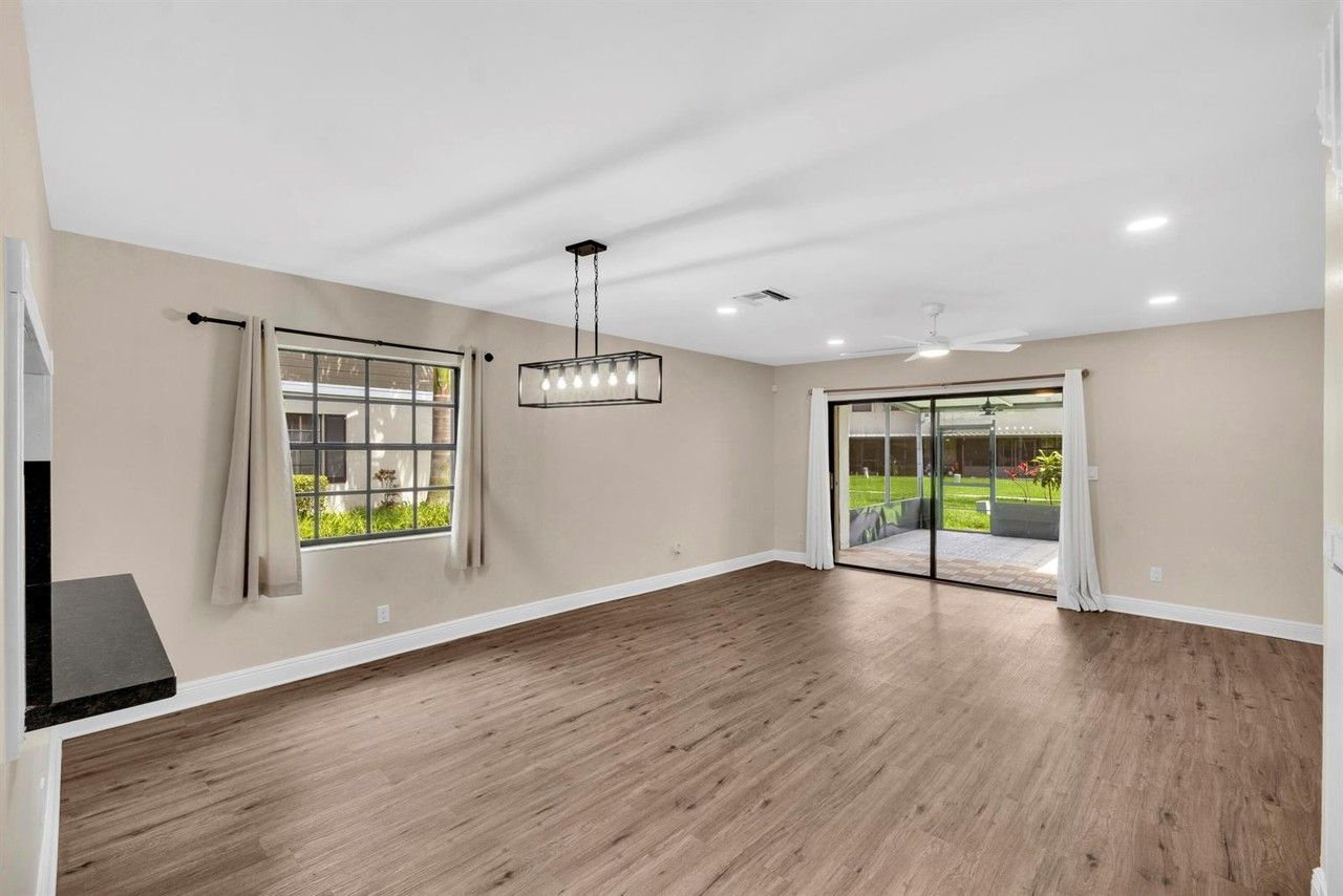2615 Southwest 81st Terrace - Photo 4 of 14