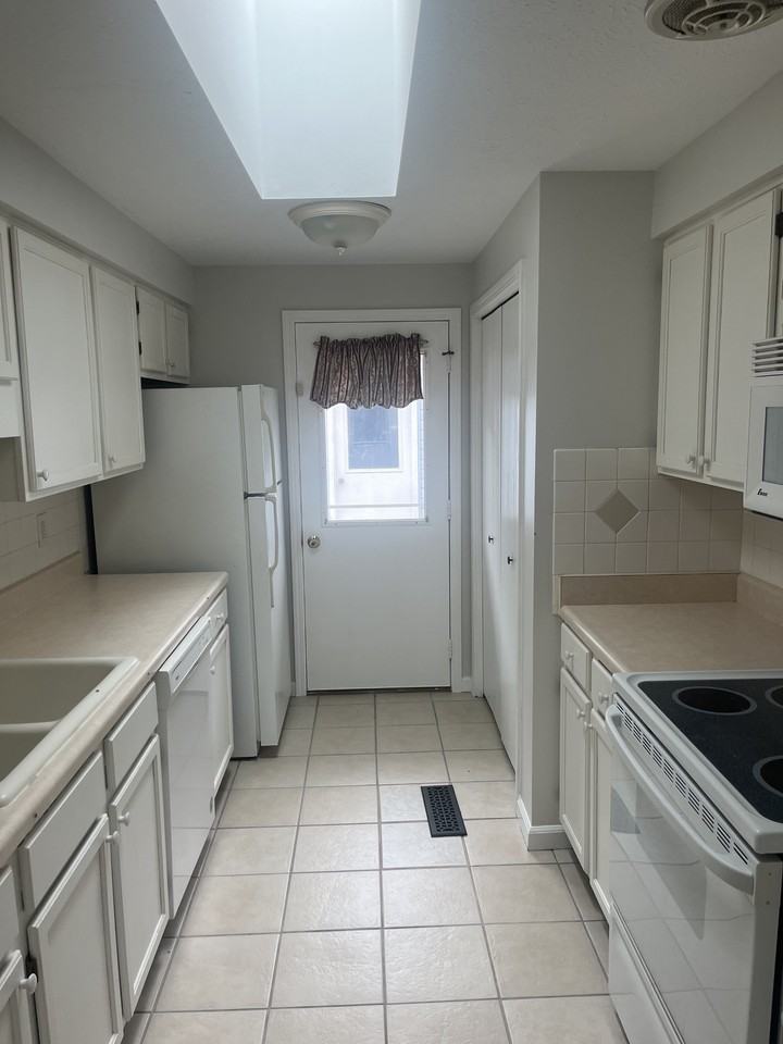 1644 Sierra Ave #1644 - Photo 4 of 26