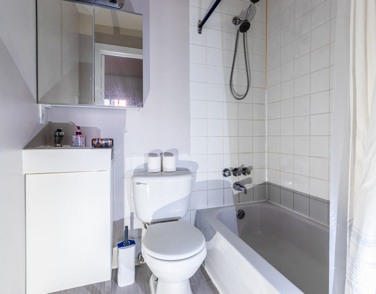 1536 Avenue Bourbonnière - Photo 4 of 13