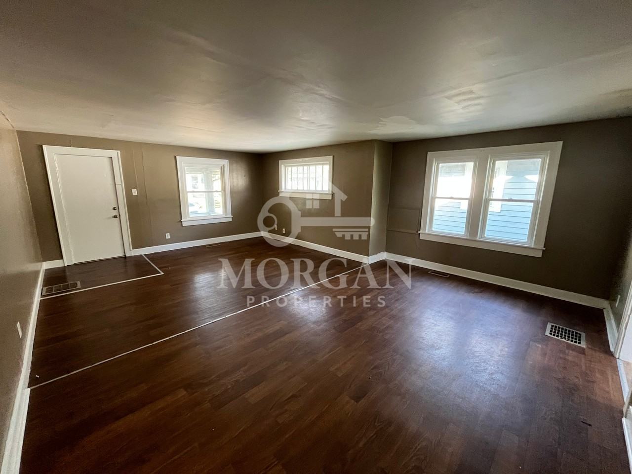 1118 E 27th St - Photo 2 of 6