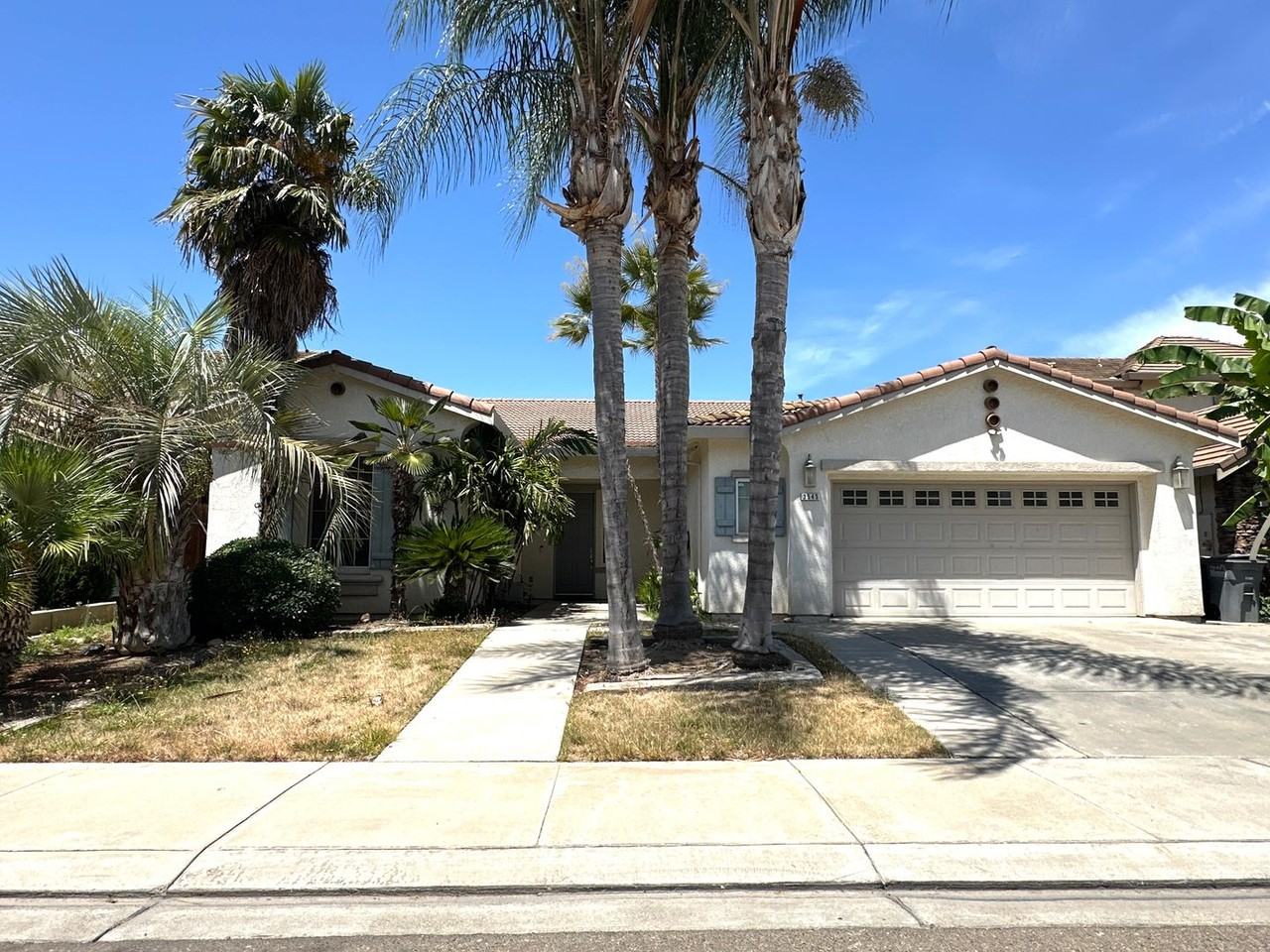 3545 Laguna Ct - Photo 2 of 35