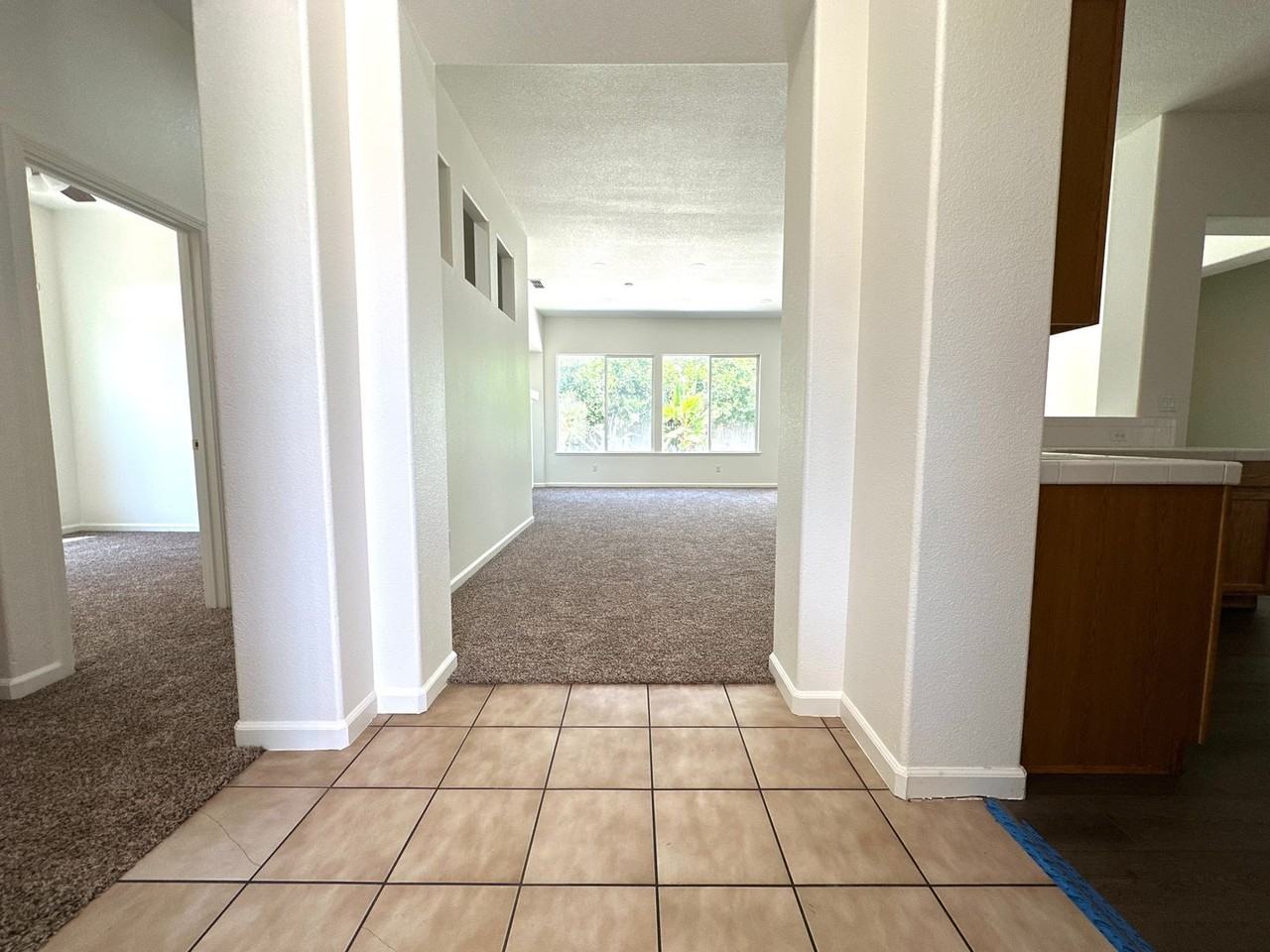 3545 Laguna Ct - Photo 3 of 35