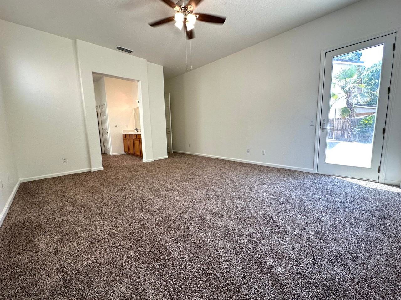 3545 Laguna Ct - Photo 4 of 35