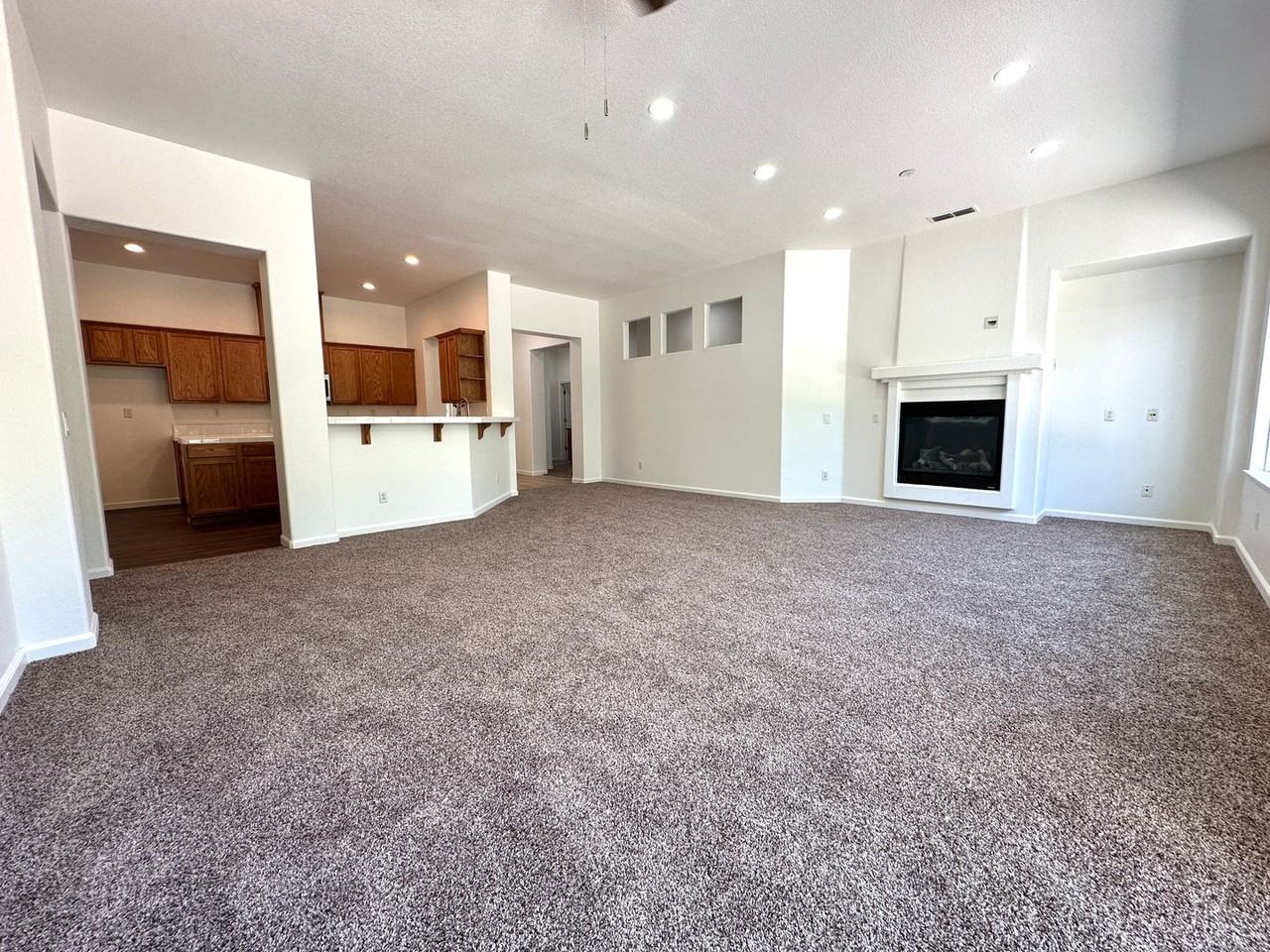 3545 Laguna Ct - Photo 7 of 35