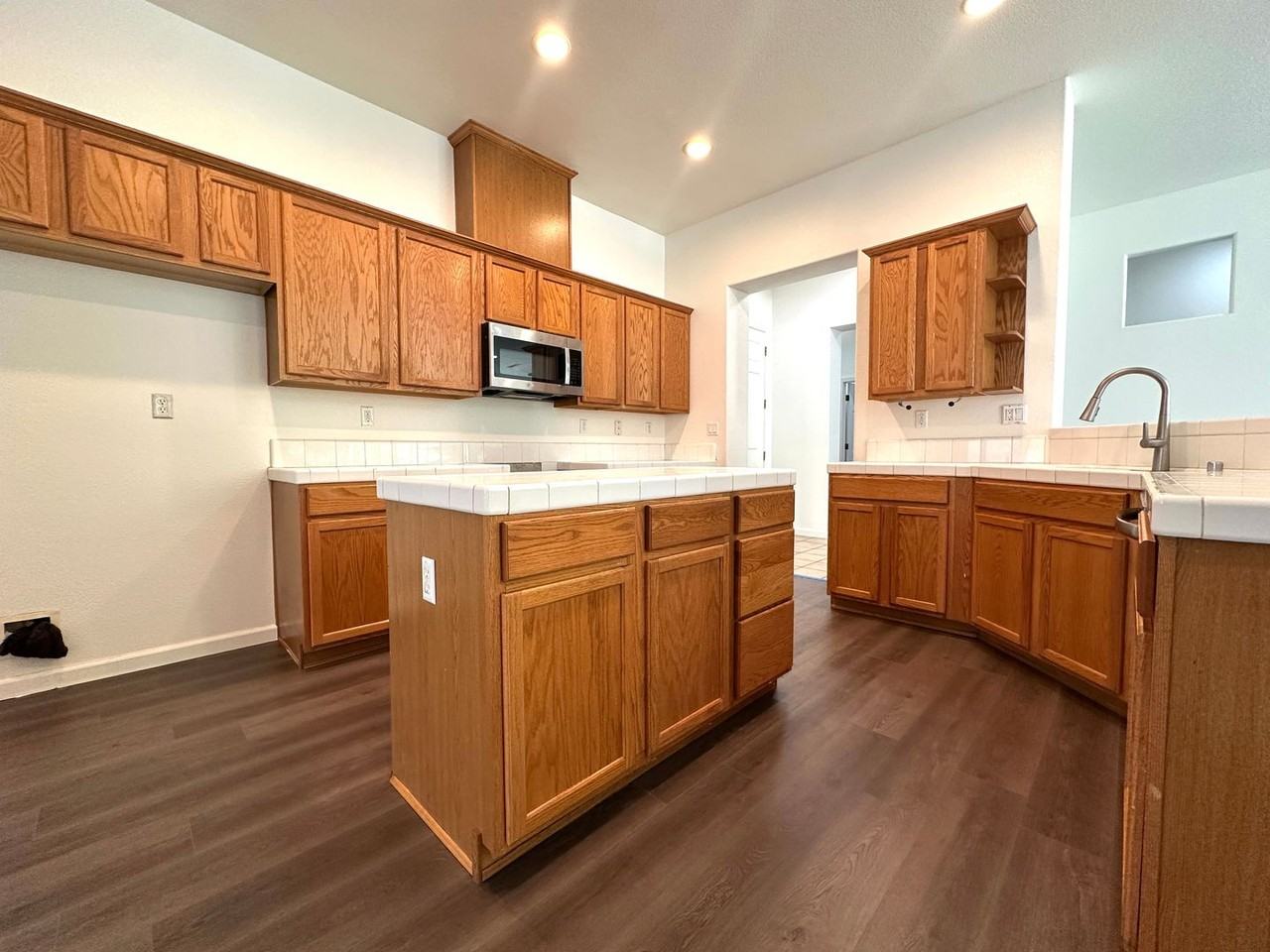 3545 Laguna Ct
