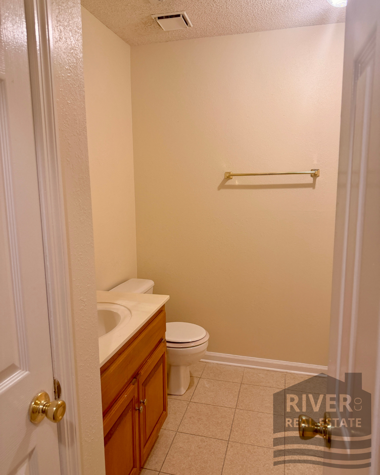 411 E Roosevelt Ave #B - Photo 7 of 10