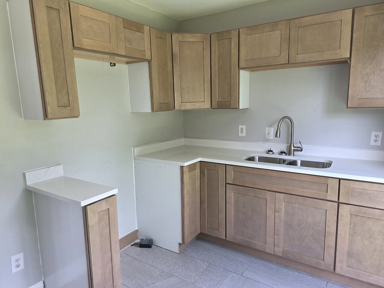 772 S Ogden Ave #772 - Photo 2 of 10