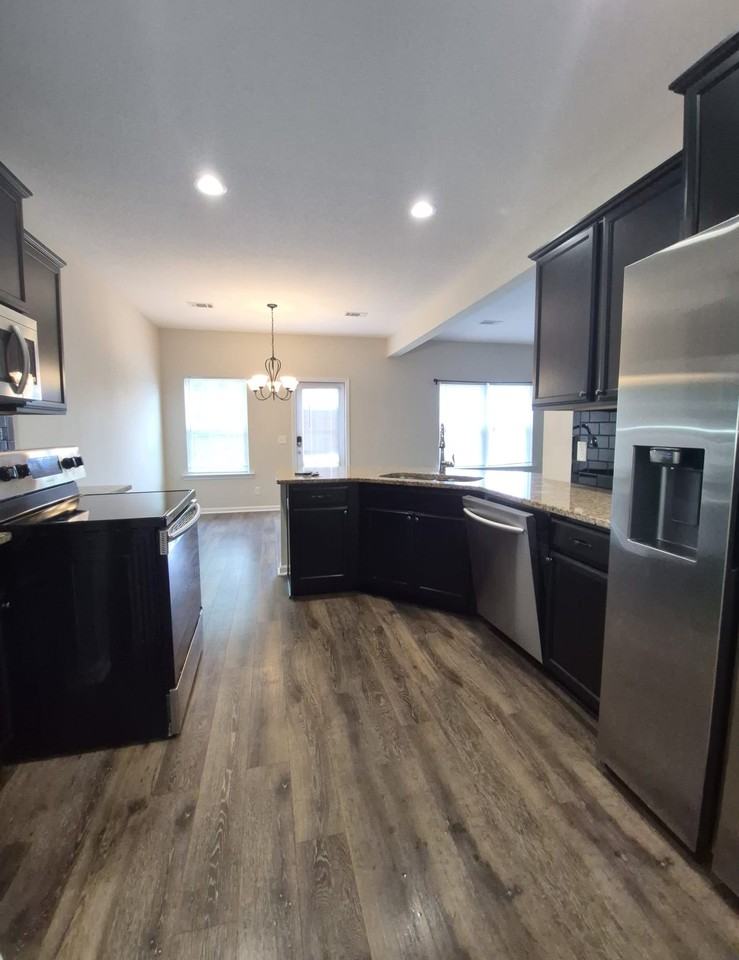 33 Trask Cir #1 - Photo 4 of 31