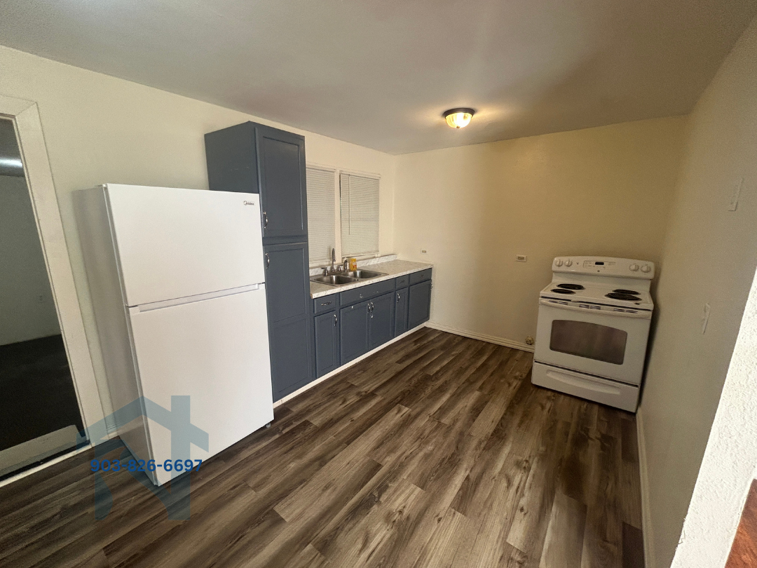 205 E Avenue A #1 - Photo 3 of 10