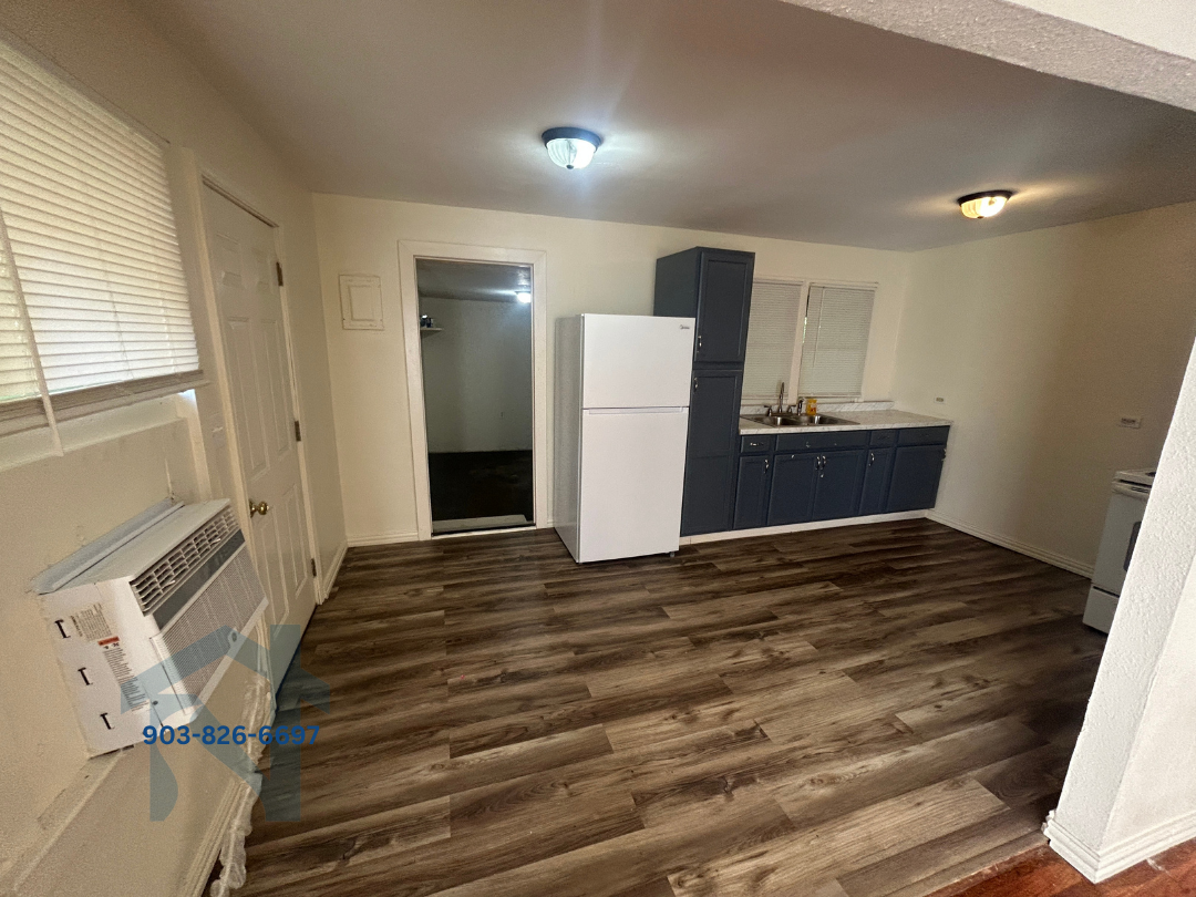 205 E Avenue A #1 - Photo 4 of 10