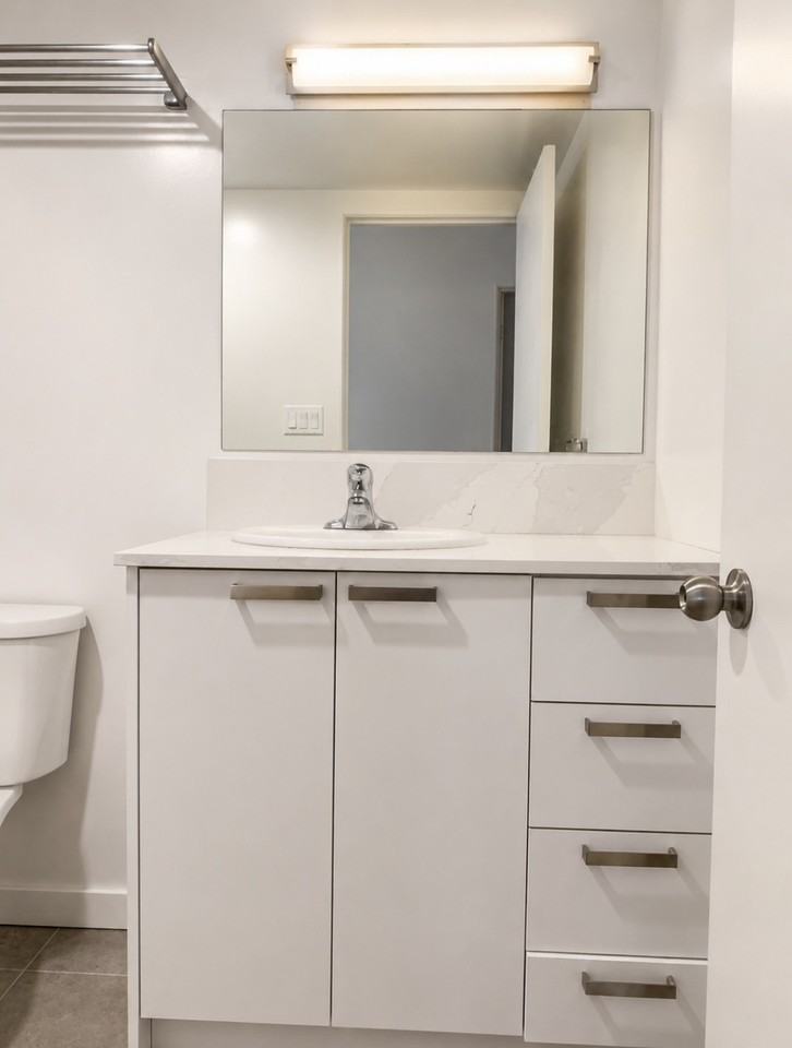 989 Lytton St - Photo 3 of 5