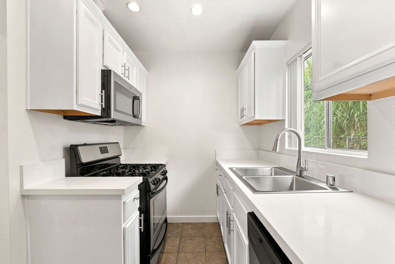 5433 Abbott Pl #14 - Photo 3 of 15