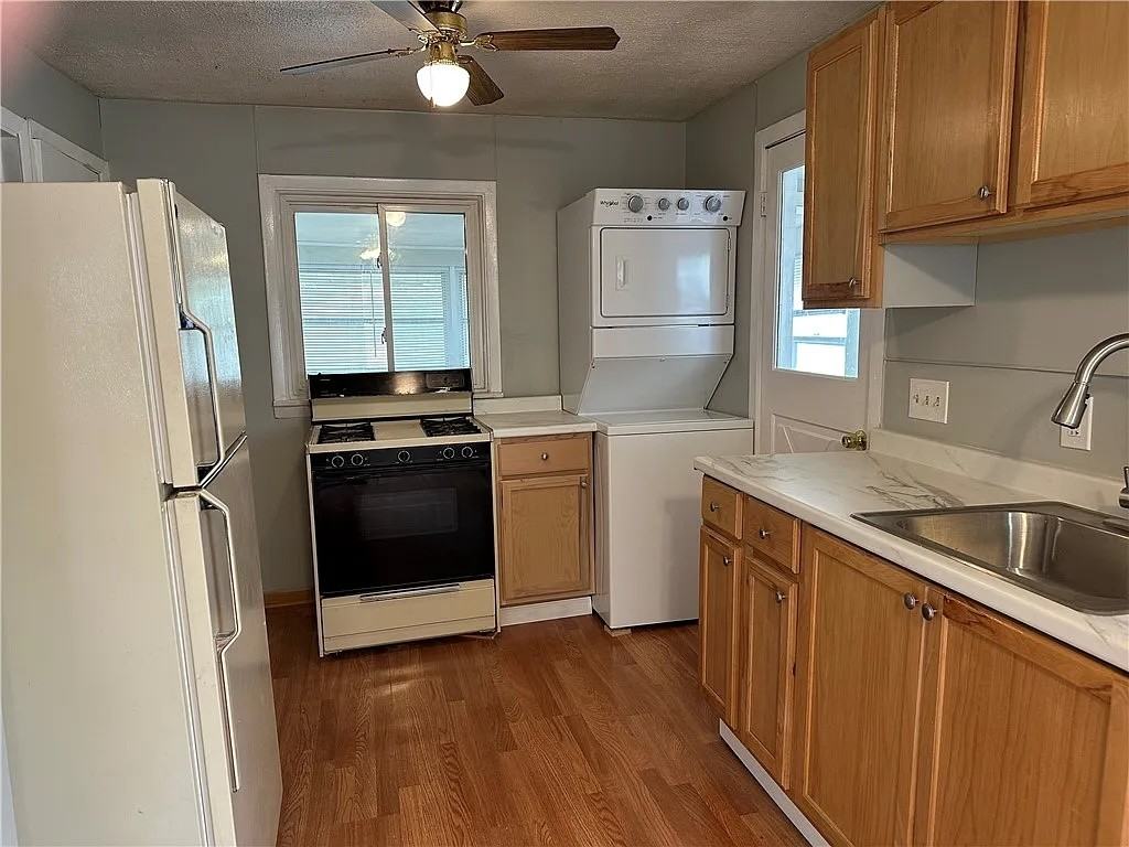 53 Roser St #1 - Photo 5 of 26