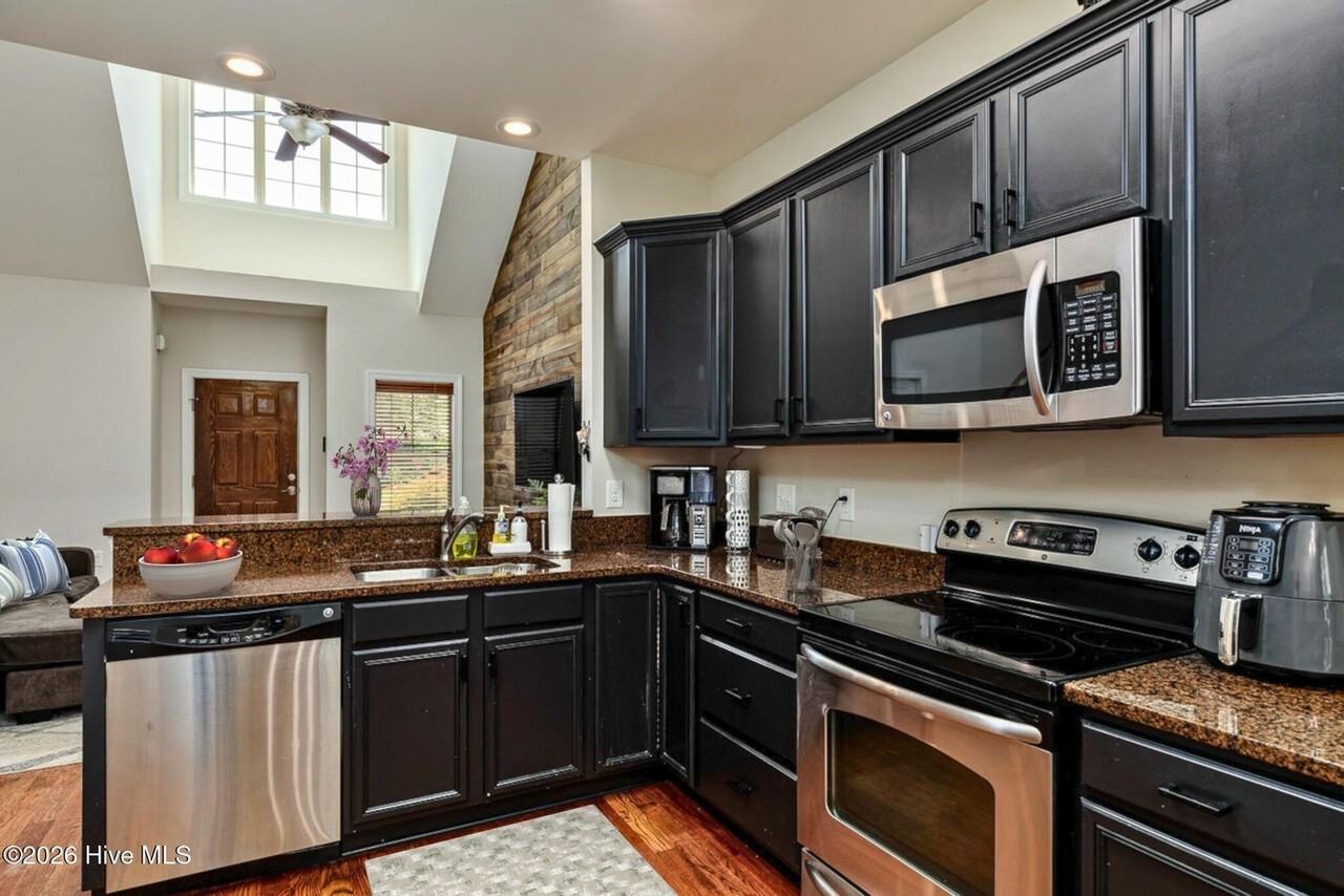 22 Cypress Cir #1 - Photo 7 of 21