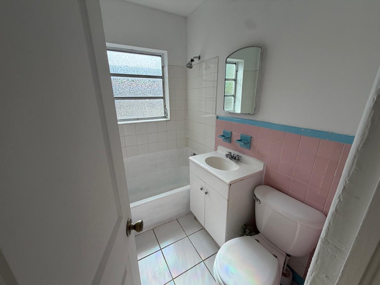 1929 Thomas St #1 - Photo 3 of 8