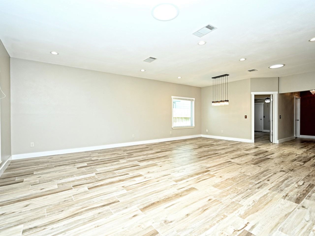 8406 Racine Trl - Photo 5 of 15